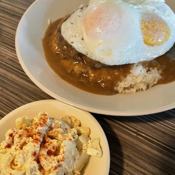 Highway Inn Kaka'ako - Loco moco with potato mac salad - Hawaiian Near Me - Honolulu, Hawaii