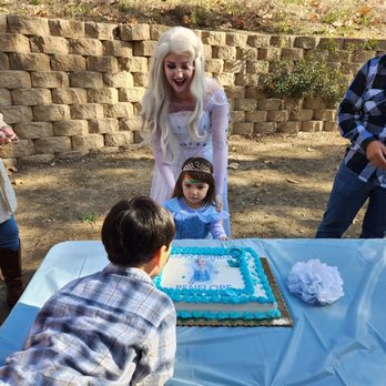 Magically Made - Cake cutting - Party Characters Near Me - Pasadena, California