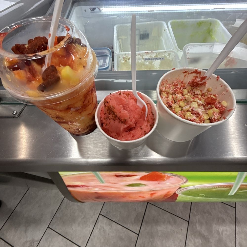 La Michoacana Natural Fruit - Mangonada Chica, watermelon Vaso Sencillo/ Single scoop, esquite - Gelato Near Me - Carson, California La Michoacana Natural Fruit - Mangonada Chica, watermelon Vaso Sencillo/ Single scoop, esquite - Gelato Near Me - Carson, California