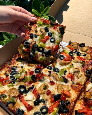 Jet's Pizza, 24001 Peachland Blvd, Unit 6, Port Charlotte, FL