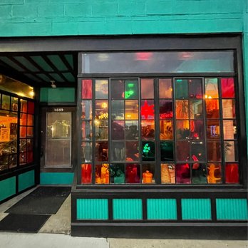 HenriettaHaus - a storefront with a green brick wall - Pizza Near Me - Hamtramck, Michigan HenriettaHaus - a storefront with a green brick wall - Pizza Near Me - Hamtramck, Michigan