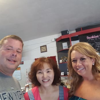 Harry's Café - Breakfast & Brunch Near Me - Honolulu, Hawaii