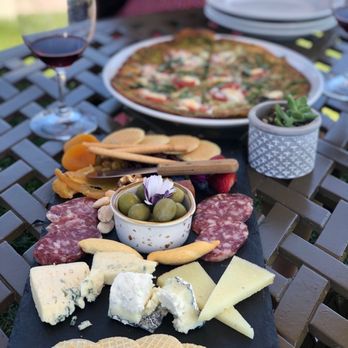 Calcareous Vineyard - Wine Tasting Room Near Me - Paso Robles, California
