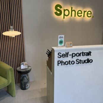 Sphere Self-Portrait Photo Studio - Lobby - Session Photography Near Me - San Diego, California Sphere Self-Portrait Photo Studio - Lobby - Session Photography Near Me - San Diego, California
