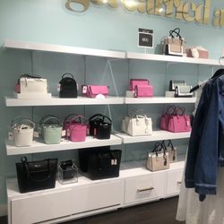 kate spade new york outlet - Store display