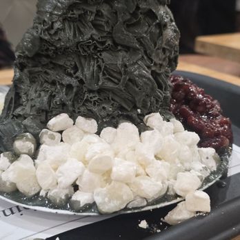 Oakobing - Black sesame - Shaved Ice Near Me - Los Angeles, California