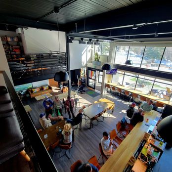 The Block Hotel & Commons - Nice bar area - Hotels Near Me - Silverthorne, Colorado The Block Hotel & Commons - Nice bar area - Hotels Near Me - Silverthorne, Colorado