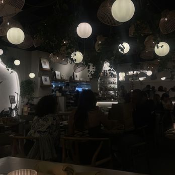 Luna Bistro Cafe - The ambiance - New American Near Me - Long Beach, California