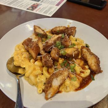 Fox & Hound - Richardson TX - Nashville Hot Chicken Mac & Cheese - Sports Bars Near Me - Richardson, Texas Fox & Hound - Richardson TX - Nashville Hot Chicken Mac & Cheese - Sports Bars Near Me - Richardson, Texas