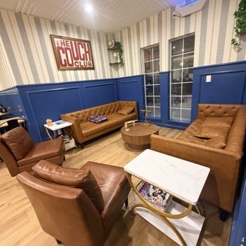 The Inside Scoop - Couch club area - Ice Cream & Frozen Yogurt Near Me - Oakdale, California The Inside Scoop - Couch club area - Ice Cream & Frozen Yogurt Near Me - Oakdale, California