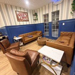 The Inside Scoop - Couch club area