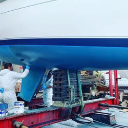 Larson Shipyard - Getting the first coat