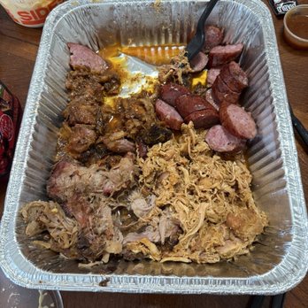 4 Rivers Smokehouse - Happy Herd - Barbeque Near Me - Gainesville, Florida