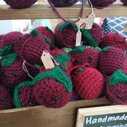 Cranberry Museum and The Cranzberry Gift Shop - Handmade cranberries