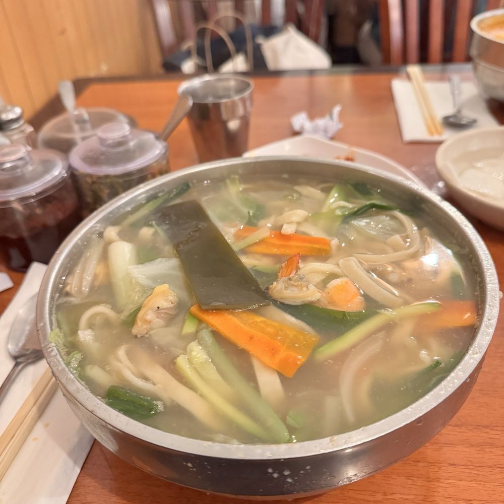 Kalgooksu (seafood) Kalgooksu (seafood)