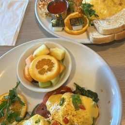 Garlic Chicken Omelette and Eggs Benedict Garlic Chicken Omelette and Eggs Benedict