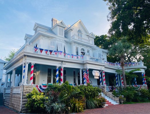 Curry Mansion Inn by null