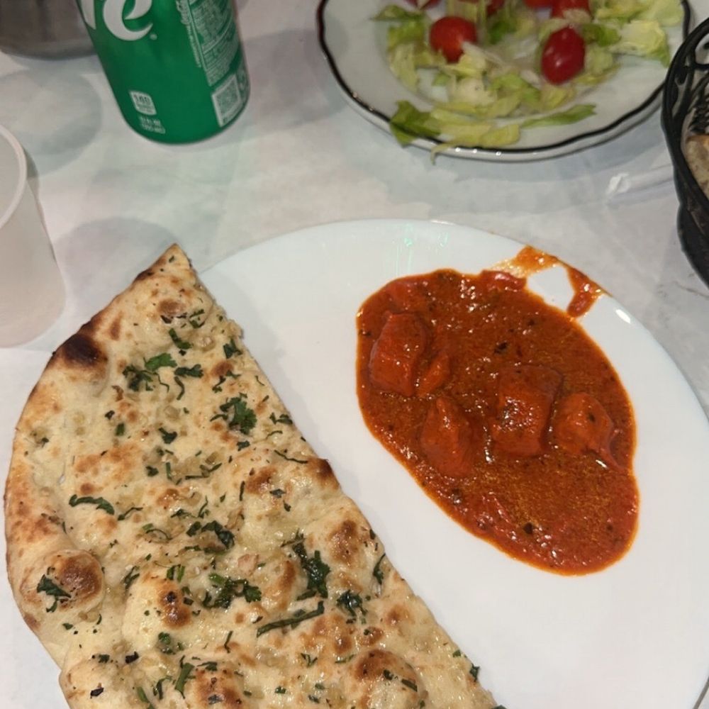 Kababjees - Butter chicken and garlic naan - Halal Near Me - Hicksville, New York
