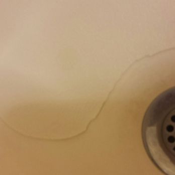 Super 8 by Wyndham Butte MT - Cracked tub - Hotels Near Me - Butte, Montana