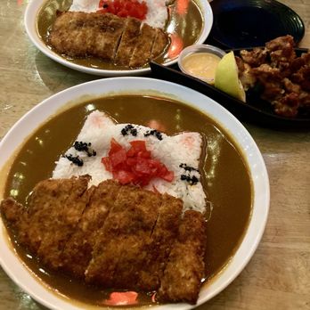 Tokyo Eats - Chicken Katsu Curry Rice level 3. Kitty cat and mouse - so cute! Karaage was great with the curry too. - Ramen Near Me - Fullerton, California