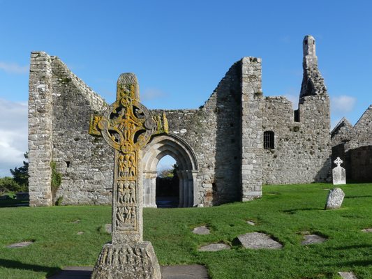 Clonmacnoise Monastic Site by null