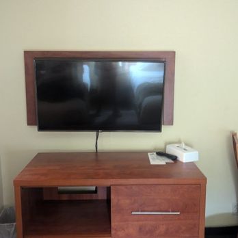Comfort Inn - TV in room - Hotels Near Me - Pine Grove, Pennsylvania