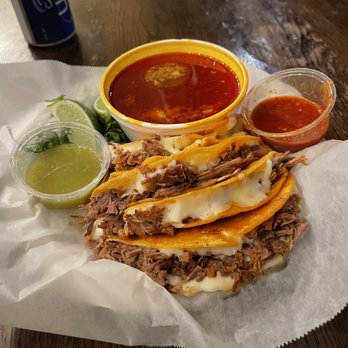 Senia's Taconmadre - Birria tacos - Food Trucks Near Me - Rosenberg, Texas