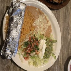 Rio Grande - Absolutely delicious fajitas!! The sangria is house made and tasty.