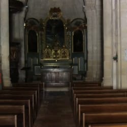 Église Saint Michel - Düster und kalt: das Innere des Kirchleins