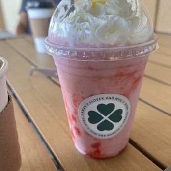 Clover and Mug - Strawberry smoothie - Coffee & Tea Near Me - Kailua-Kona, Hawaii Clover and Mug - Strawberry smoothie - Coffee & Tea Near Me - Kailua-Kona, Hawaii