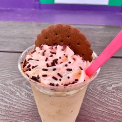 Tucker's Whippy Dip - Cappuccino shake