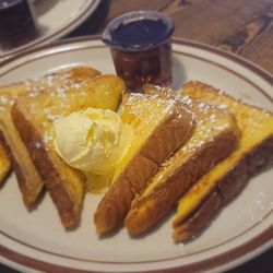 BlondZee's Guest House - French toast