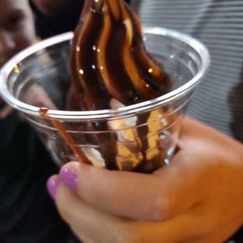 Shake Shop - Hot fudge sundae - Ice Cream & Frozen Yogurt Near Me - Treasure Island, Florida