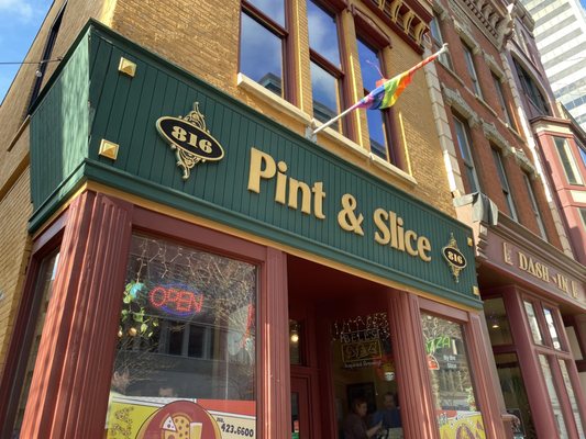 816 Pint & Slice by null