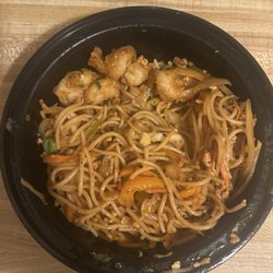 Maya Cuisine Restaurant & Bar - SHRIMP HAKKA NOODLES