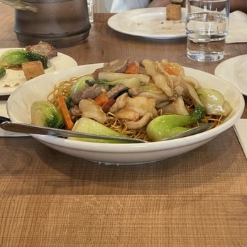 606 - Crispy Golden Noodles - Hong Kong Style - Hong Kong Style Cafe Near Me - San Francisco, California 606 - Crispy Golden Noodles - Hong Kong Style - Hong Kong Style Cafe Near Me - San Francisco, California