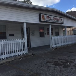 Mrs. Johnnie's Bakery - Pralines, gingerbread and pies. Opened at 10:30 and we got the last pralines at 11:30. I'm sure they are still making more before 4.