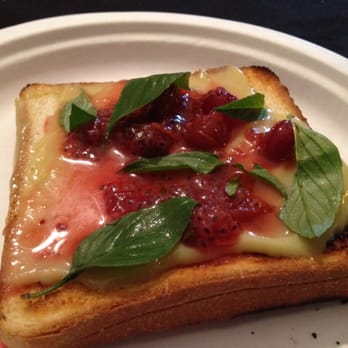 Honolulu Farmers' Market - Toast from Pig and the Lady - Farmers Market Near Me - Honolulu, Hawaii