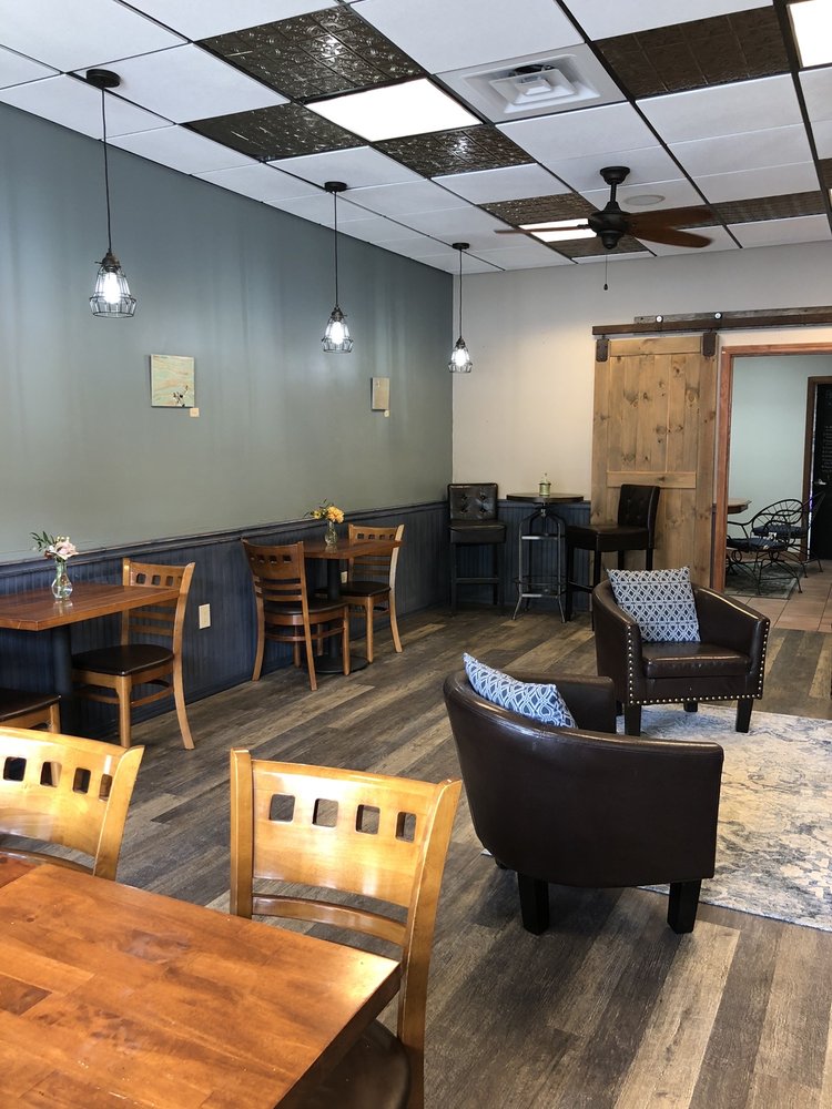 MUGS COFFEE Updated October 2024 27 Photos & 36 Reviews 221 W