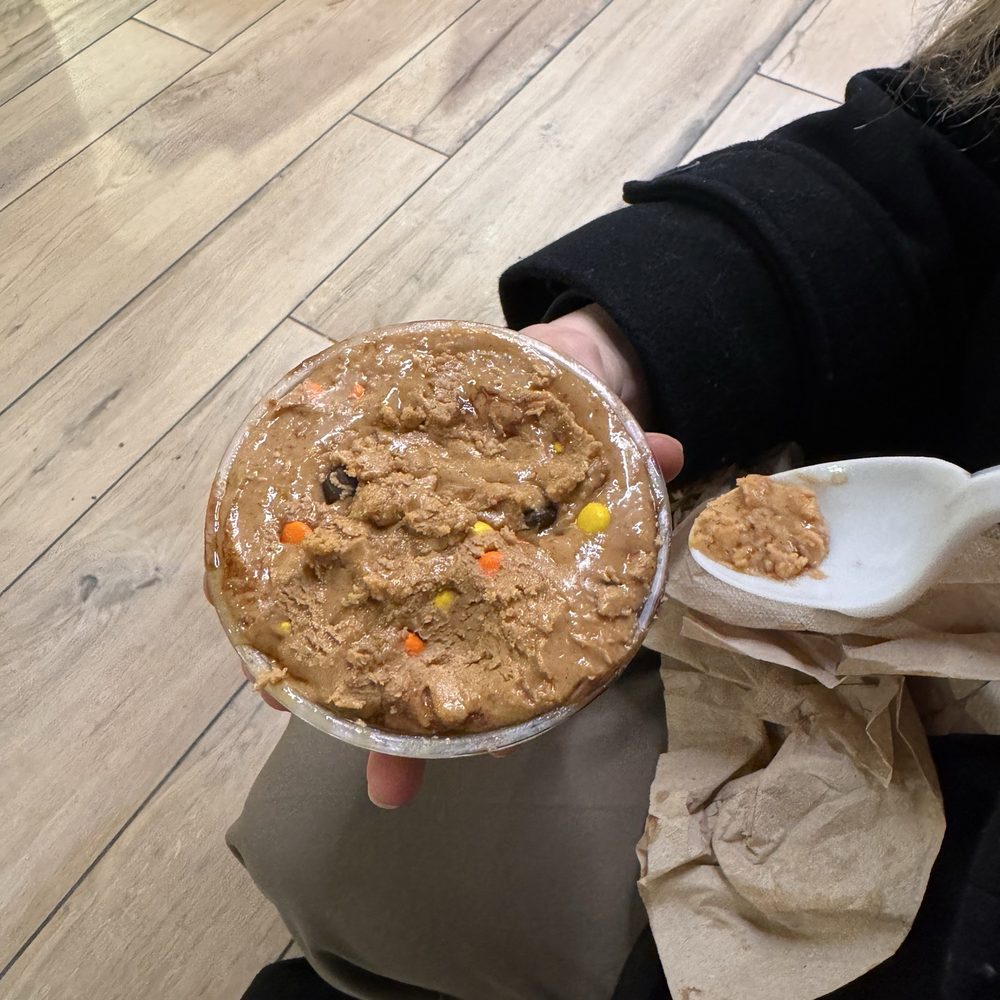 Hershey’s Chocolate World - Reese's cup mix in - Chocolatiers & Shops Near Me - New York, New York Hershey’s Chocolate World - Reese's cup mix in - Chocolatiers & Shops Near Me - New York, New York