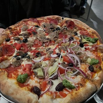 Tony C's - Pizza Near Me - Bee Cave, Texas