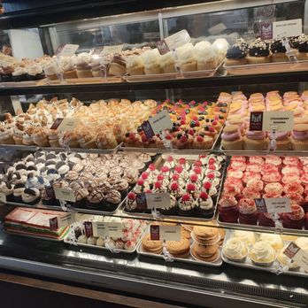 Mia's Bakery - Cupcakes - Bakeries Near Me - Brooklyn, New York Mia's Bakery - Cupcakes - Bakeries Near Me - Brooklyn, New York