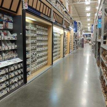 Lowe's Home Improvement - Neat and clean - Hardware Stores Near Me - Cincinnati, Ohio