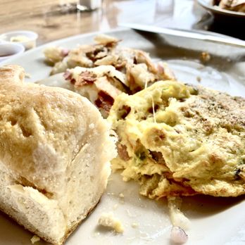 B3 Breakfast And Burger Bar - HALF a Denver Omelette. Yum! - Burgers Near Me - Lynnwood, Washington B3 Breakfast And Burger Bar - HALF a Denver Omelette. Yum! - Burgers Near Me - Lynnwood, Washington