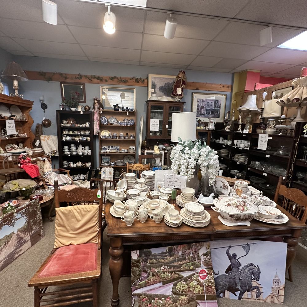 Escondido Antique Mall - Antiques Near Me - Escondido, California