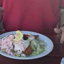 Hyttefadet - Filets mit Shrimps und Kaviar auf Brot