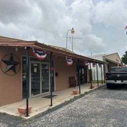 R & R Bar-B-Que - Exterior  7/2024