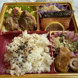 12.15.2025 - Miso and mayo glazed chicken, Grilled salmon, Chikuwa tempura with red ginger, Broccoli with okara, etc. 12.15.2025 - Miso and mayo glazed chicken, Grilled salmon, Chikuwa tempura with red ginger, Broccoli with okara, etc.