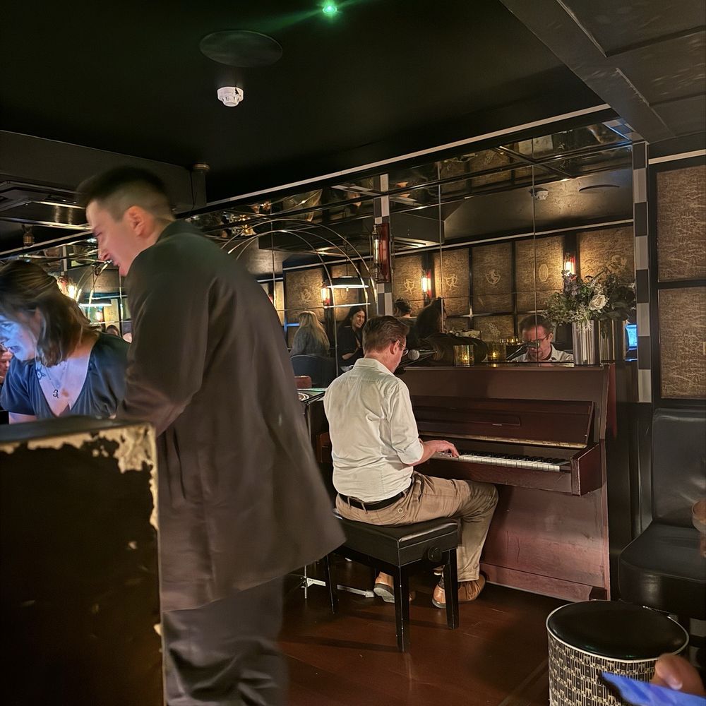 Swift - Cocktail Bars Near Me - London, XGL Swift - Cocktail Bars Near Me - London, XGL
