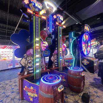Round1 Bowling & Arcade - Temecula - Bowling Near Me - Temecula, California